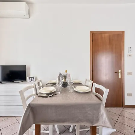 Jesolo, Terrazza Vicino Al Mare, 6 Posti Letto Daire